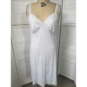 Vintage Cabernet Full Slip Off White Nylon Sz 36 / 26” Made In The USA